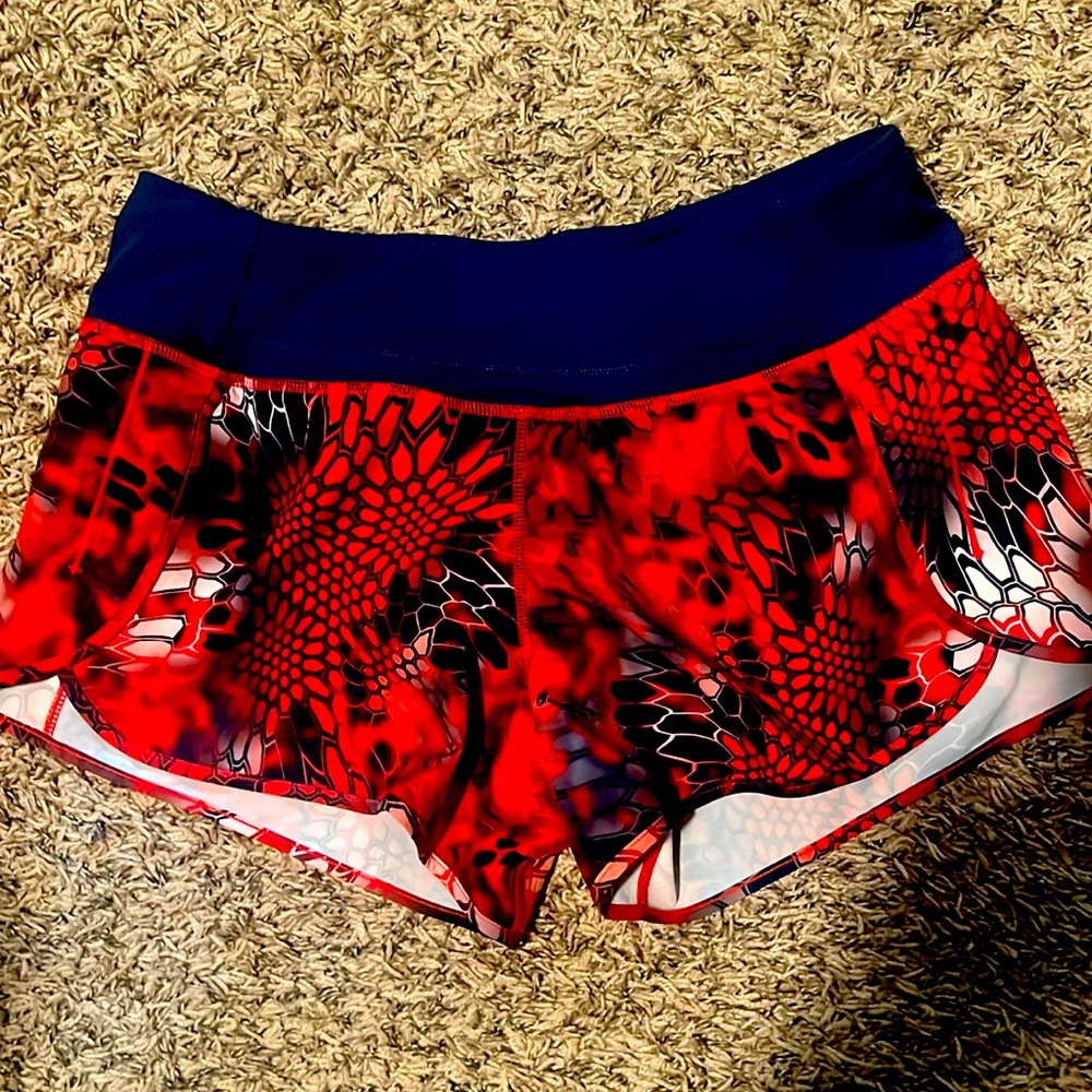 Born primitive free flow shorts